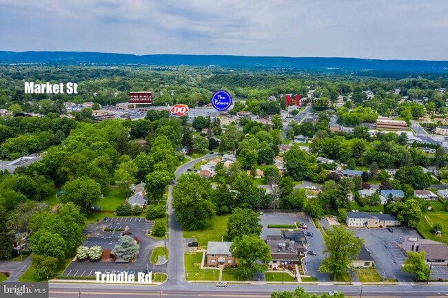 Building Photo - 3518 E Trindle Rd