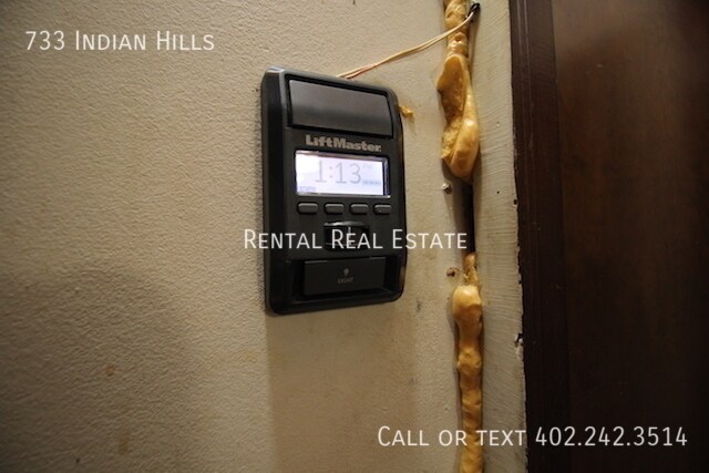 Building Photo - 733 Indian Hills Dr