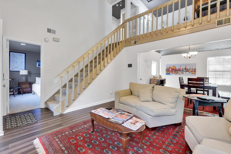 Primary Photo - 197 Gate House Rd