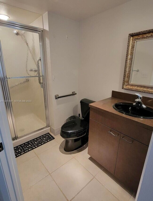 Building Photo - 801 N Ocean Blvd