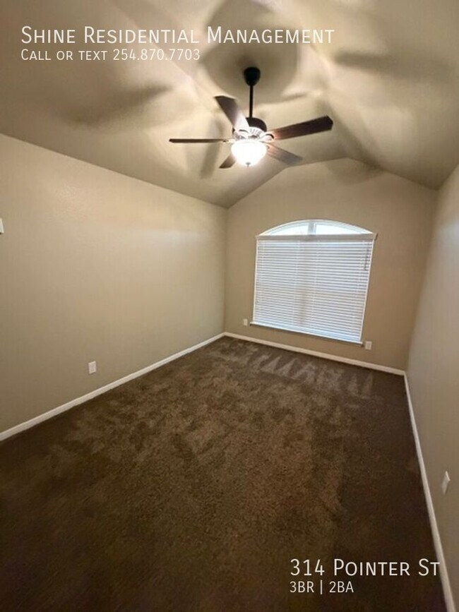 Building Photo - 314 Pointer St