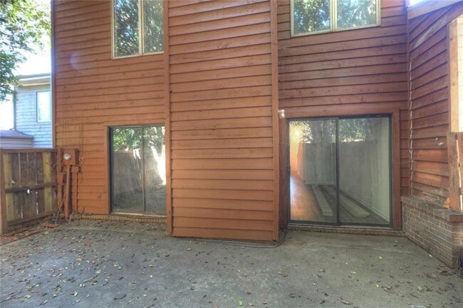Building Photo - 1562 Circlestone Dr