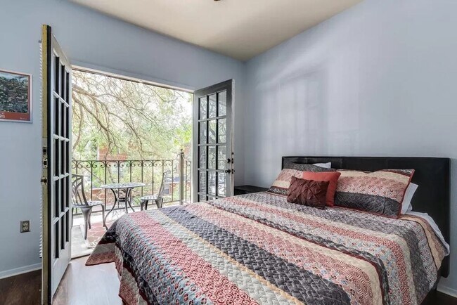 Building Photo - 2801 Rio Grande St