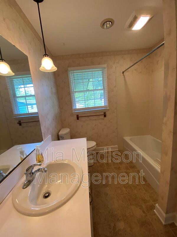 Building Photo - 7 Treadway St