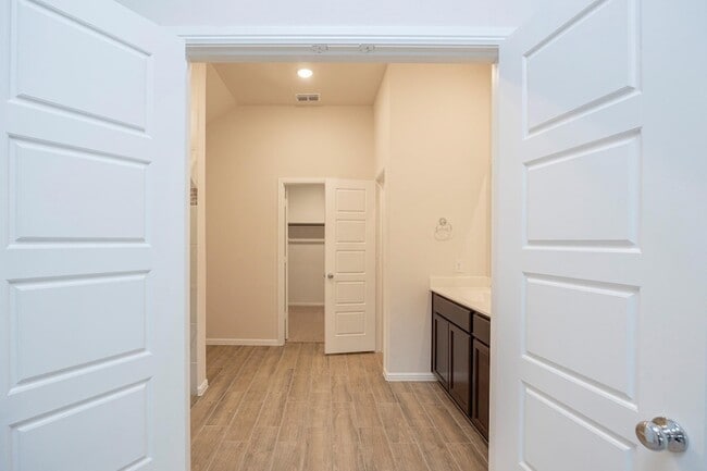 Building Photo - 105 Corcovado Ave