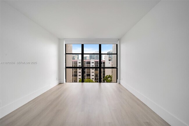 Building Photo - 17021 N Bay Rd