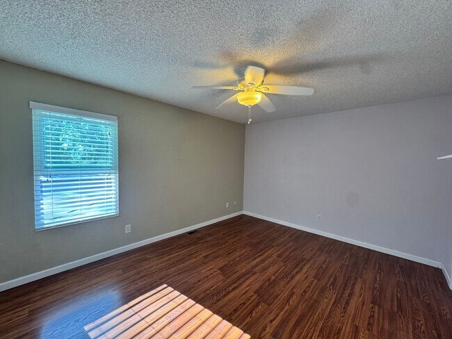 Building Photo - Very Nice Condo! 3 Miles to Cal Poly Groups Welcome Available June