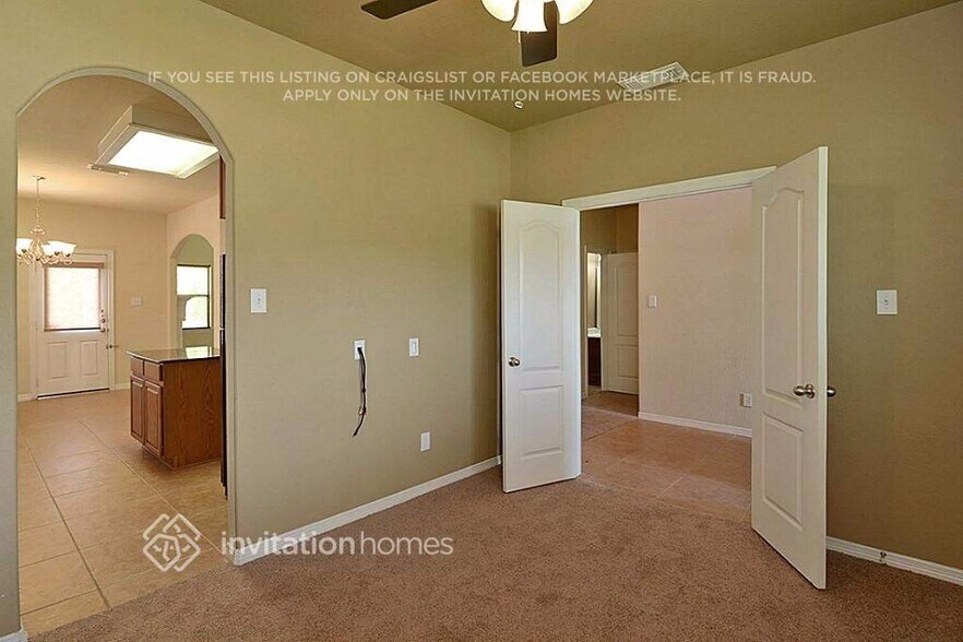 Building Photo - 2306 Siegen Dr