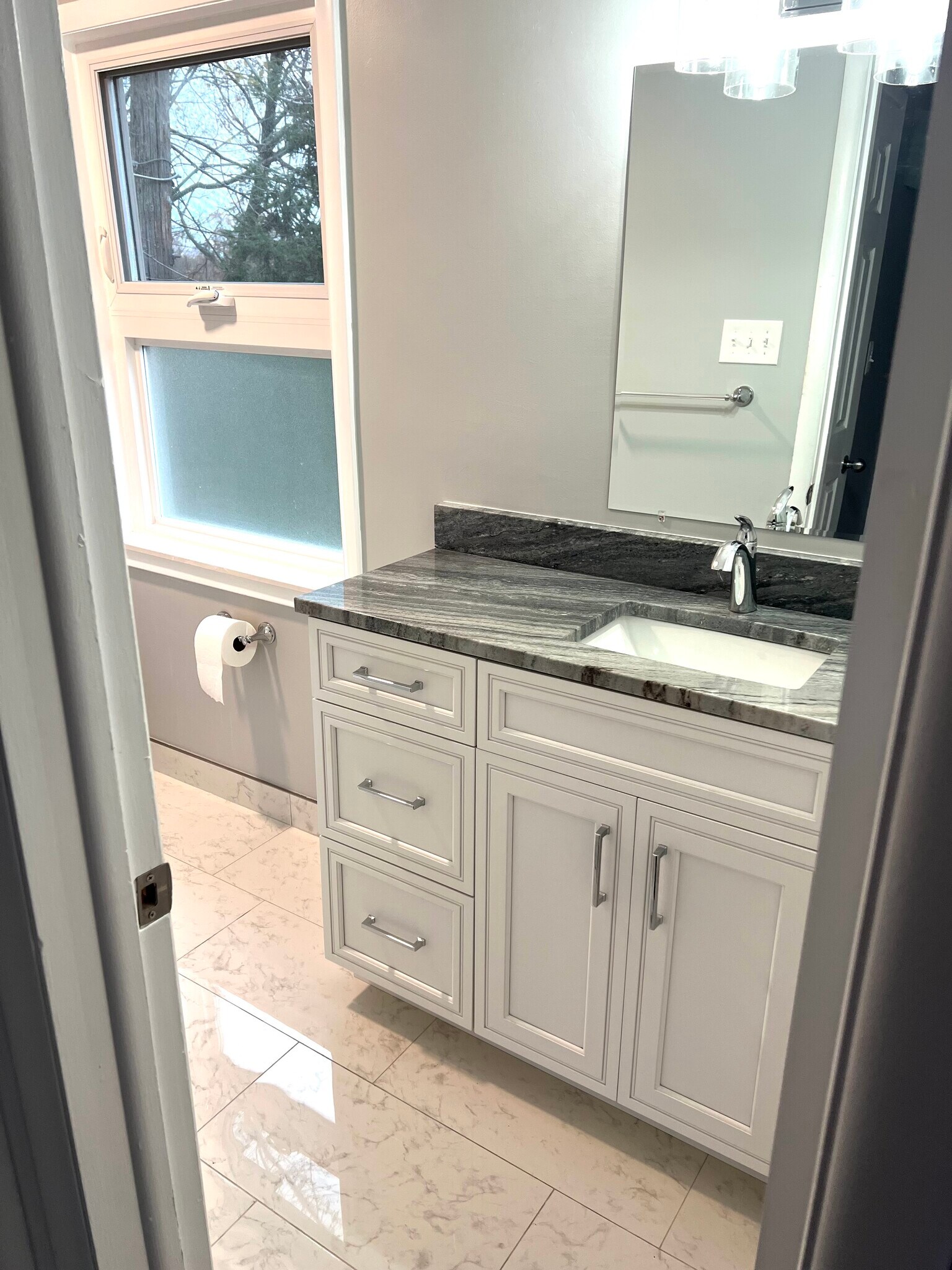 Building Photo - 556 Bloomfield Ct