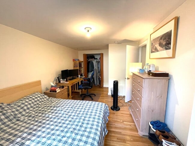 Building Photo - 450 7th St