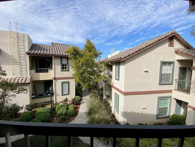 Building Photo - 10884 Sabre Hill Dr