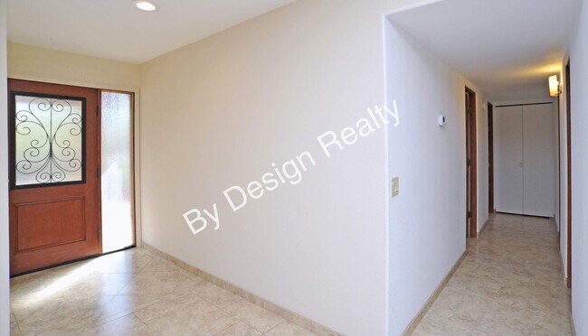 Building Photo - Remodeled Foothills Clusters 3 Bed 2 Bath