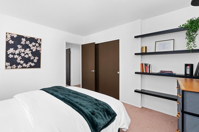 Building Photo - 814 W Bleeker St