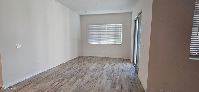 Building Photo - 22638 E Saddle Way