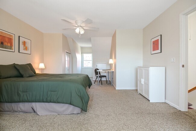 Building Photo - 109 Salem St