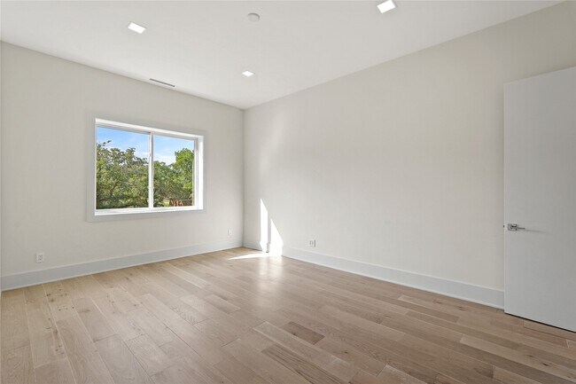 Building Photo - 4903 Braesvalley Dr