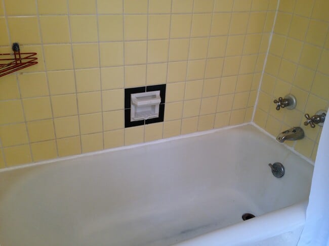 Building Photo - 5692 N College Ave