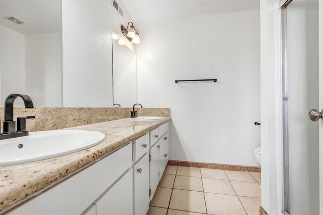 Building Photo - Coming Soon! 2 bedroom, 2.5 bath, 2 story condominium!