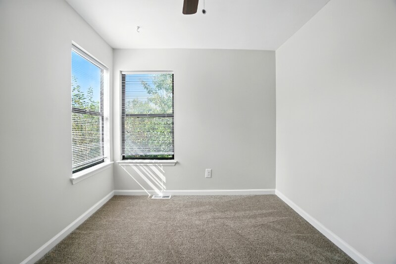 Building Photo - 4721 Woodglen Ct