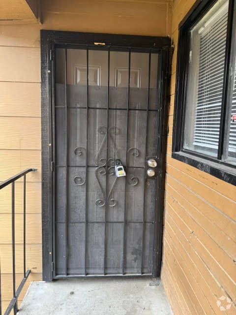 Building Photo - 9090 S Braeswood Blvd