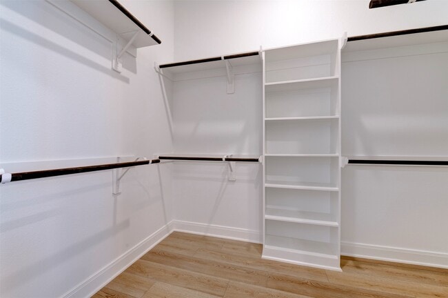 Building Photo - 10009 Cloud Mist Dr