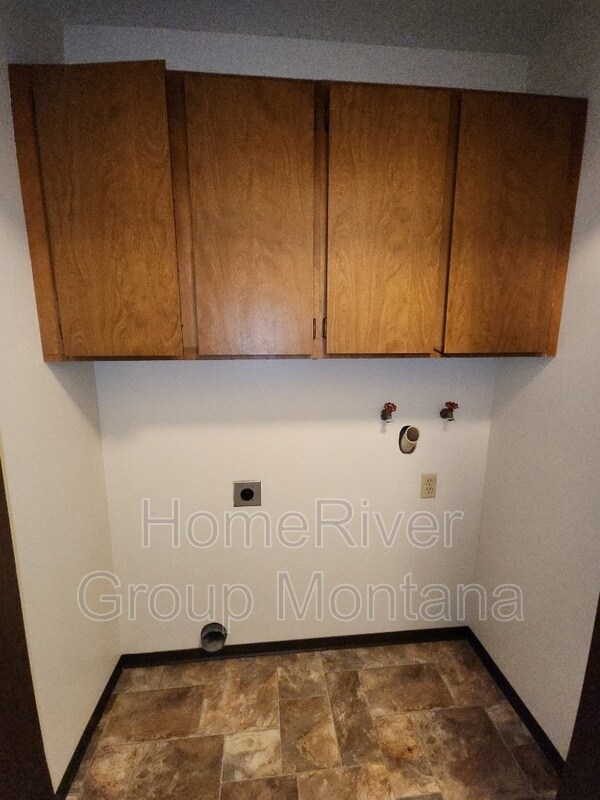 Building Photo - 2111 S 4th St W