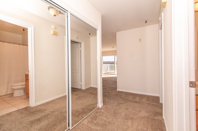 Building Photo - 4015 Crown Point Dr