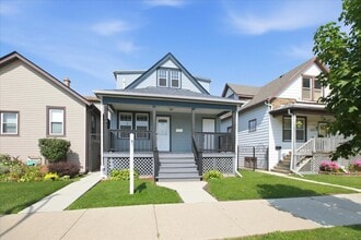 Building Photo - 2430 N Normandy Ave