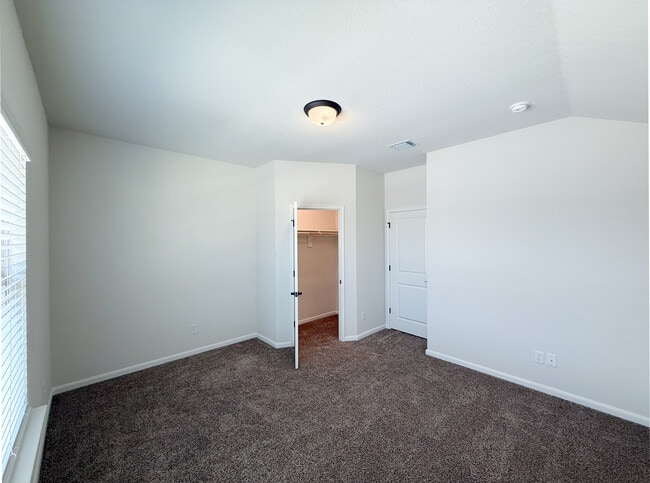 Building Photo - 2503 Lynwood Bnd