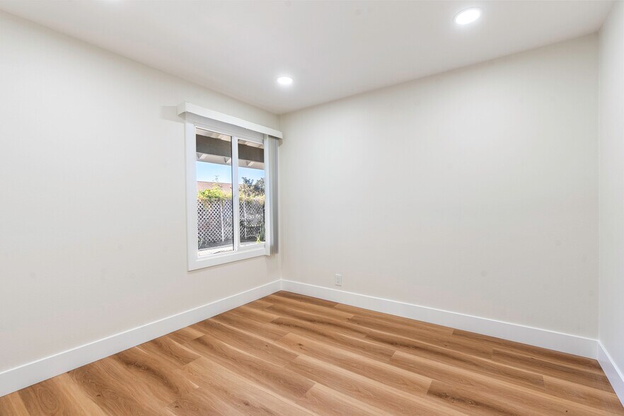 Building Photo - 23831 Pesaro