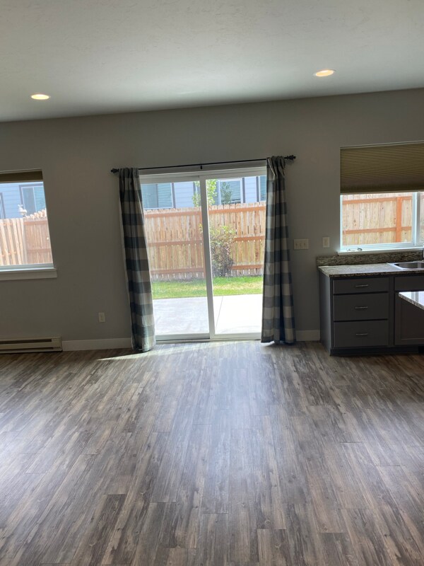 Building Photo - 1200 Glider Ln