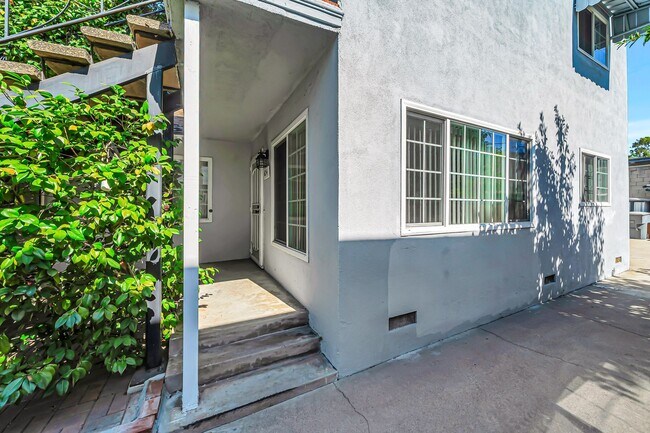 Building Photo - 654 Patterson-