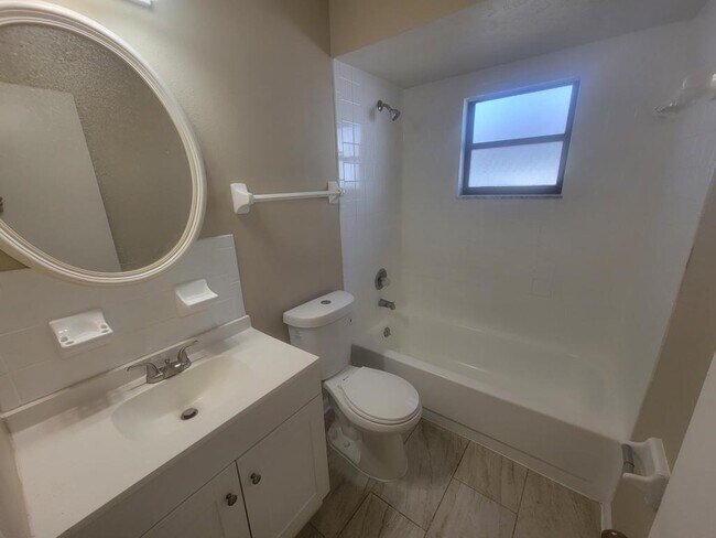 Building Photo - 5413 McLeod Dr