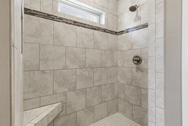 Building Photo - 3410 Monument Dr