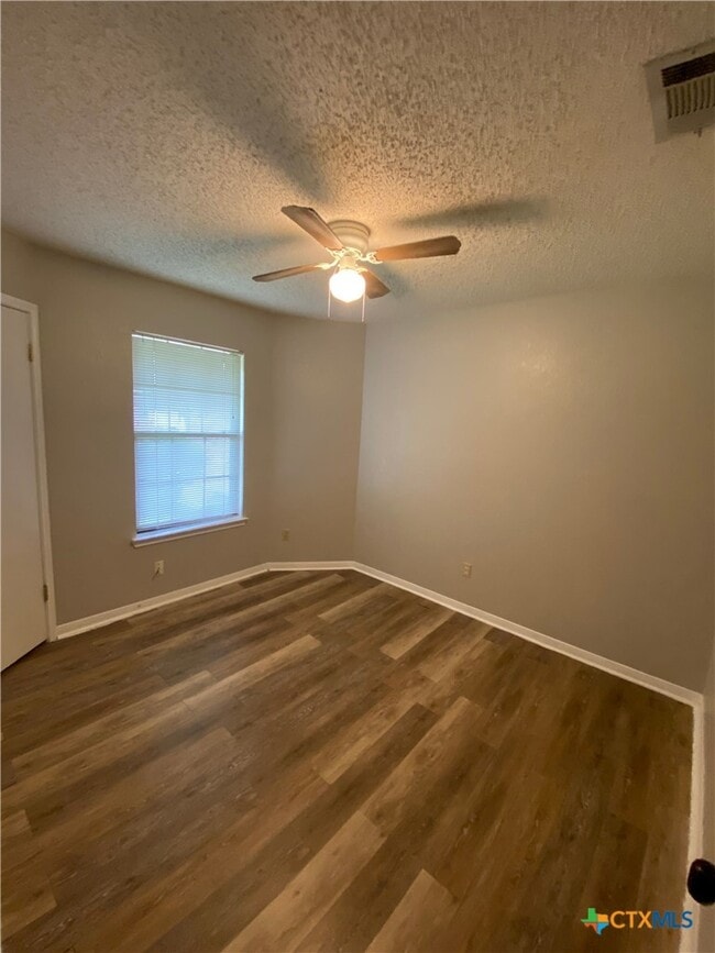Building Photo - 414 Baumann Dr