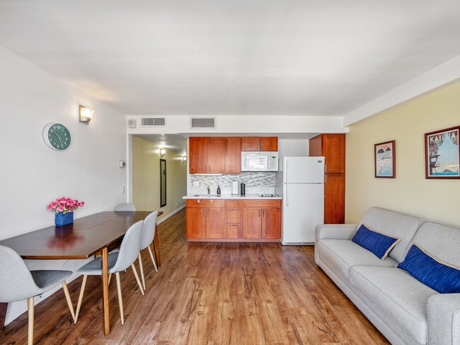 Building Photo - 2440 Kuhio Ave.