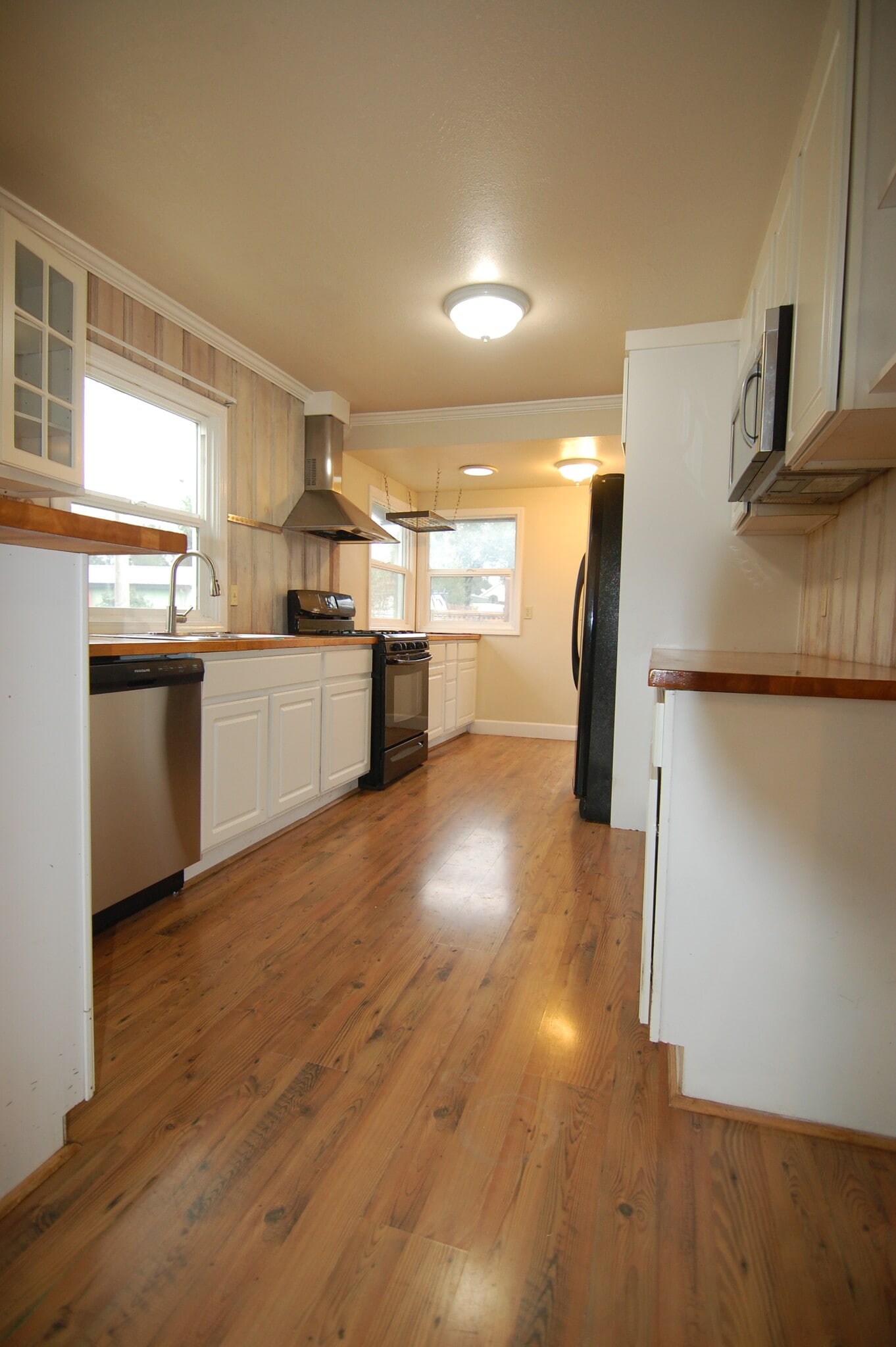 Building Photo - 8492 Trenton Rd