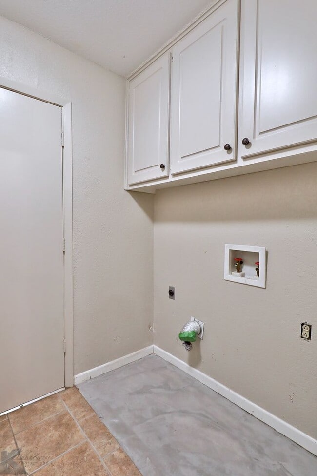 Building Photo - Cul-de-Sac 3/2/2; Ward, Madison, Cooper schools