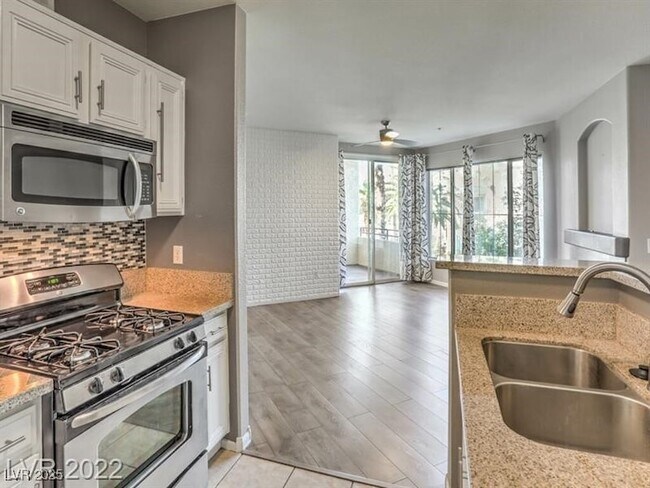 Building Photo - 7119 S Durango Dr