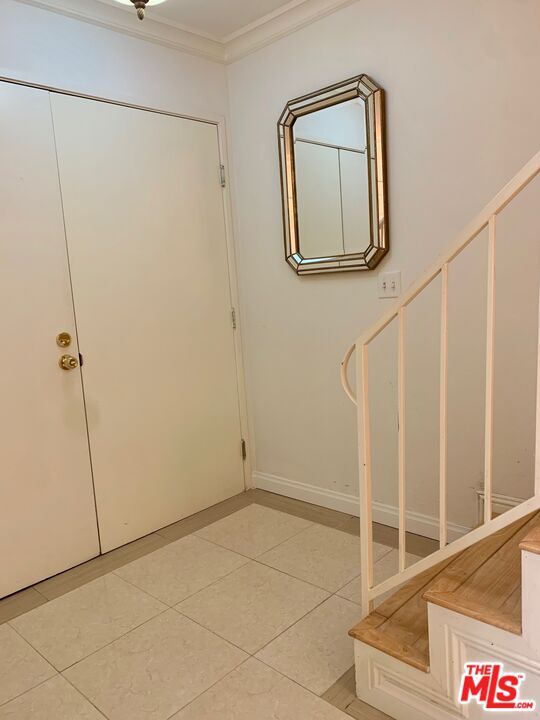 Building Photo - 4189 Vineland Ave