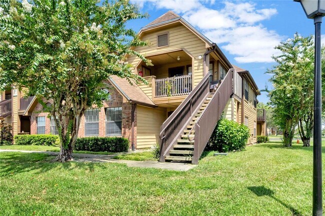 Primary Photo - 2/2 Condo in Gated Lakefront Community ~ G...