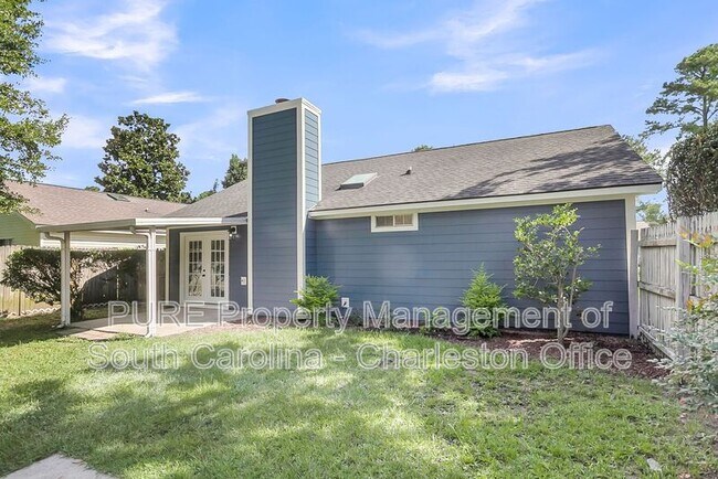 Building Photo - 9870 Levenshall Dr