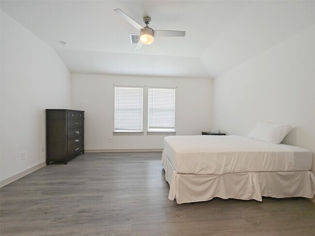 Building Photo - 3935 Gael Run Ct