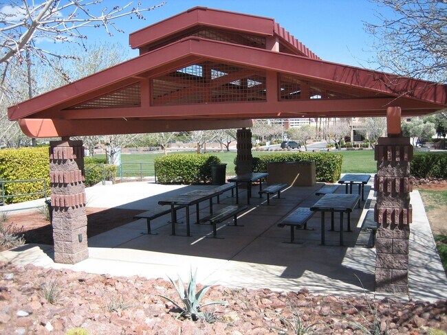 Building Photo - Beautiful 3 bd home in Summerlin Center ne...