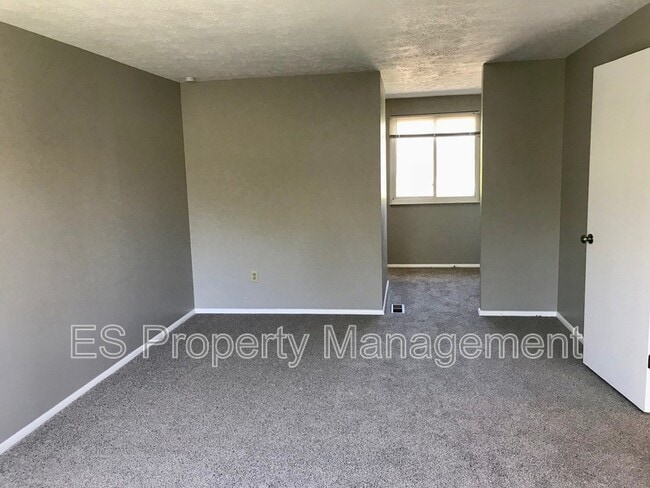 Building Photo - 6516 Zionsville Rd