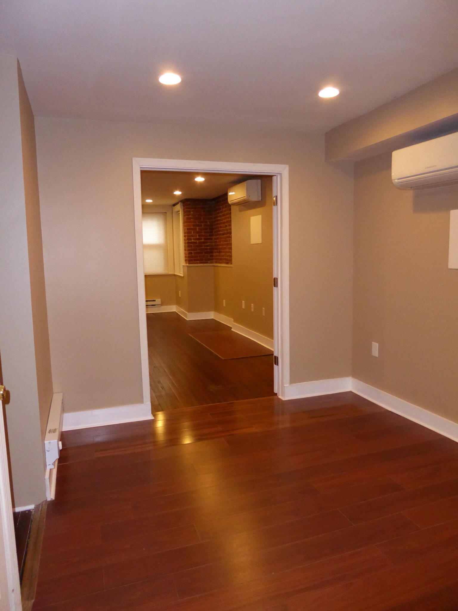 Building Photo - 106 9th St SE