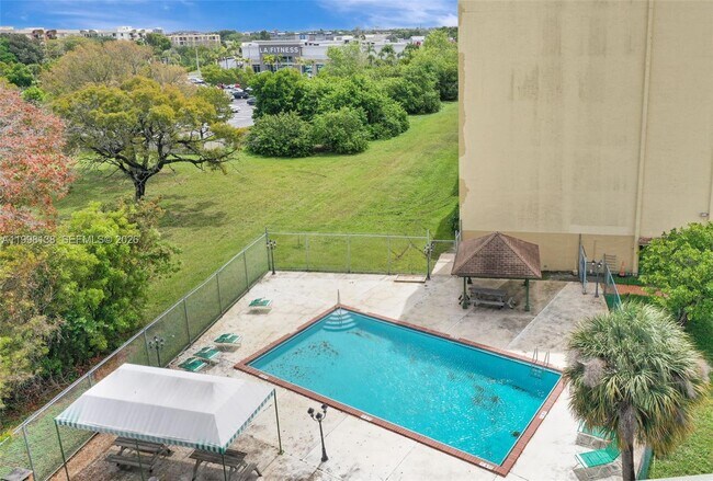 Building Photo - 9455 W Flagler St