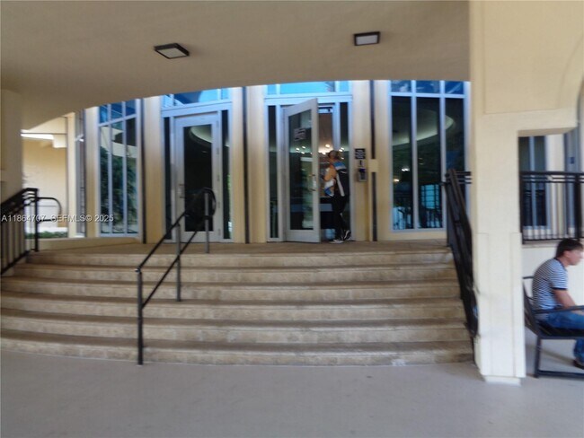 Building Photo - 2501 S Ocean Dr