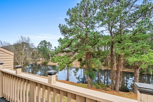 Building Photo - 4088 Fairway Lakes Dr