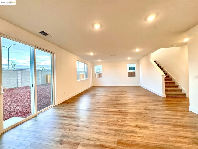 Building Photo - 2850 Talkeetna St